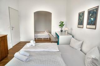 2 bedrooms & free parking - 9