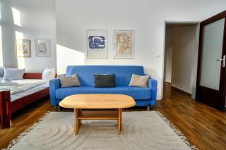 2 bedrooms & free parking - 4