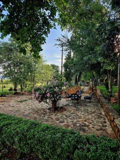 Relaxing Mountain Cottages - Hikes, Boma, Pool - 8