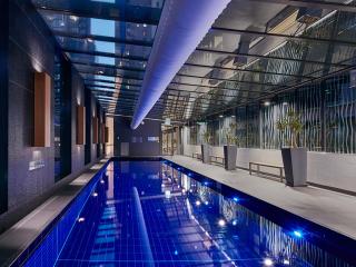 Stylish Southbank Apartment Lv17 with Gym & Pool - 8