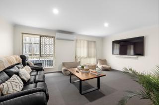Stunning Wakerley Family Home - 1