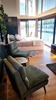 Suite romantique sur l'eau - Sauna, Rooftop, Bain - 5