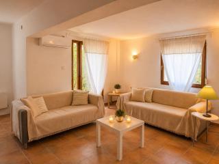 Natasa private garden apartment - 0