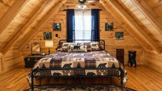 The Little Deer Cabin - Hot Tub Stone Fireplace - 7