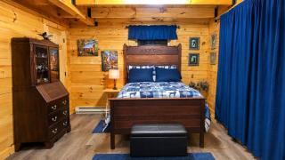 The Little Deer Cabin - Hot Tub Stone Fireplace - 2