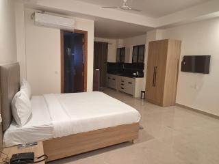 Star Studio Service Apartment Near Medanta Hospital Gurgaon - 6