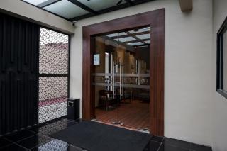 RedDoorz near RS Royal Prima Medan 2 - 6