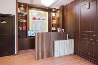 RedDoorz near RS Royal Prima Medan 2 - 1