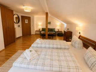 Hotel garni Königslinde - Wandern, Radeln, Skifahren & Genießen - 1