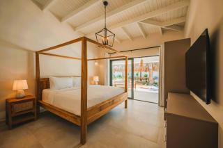 Conch Beach Villa NEW 7-Bed 6 Bath Pool 5-min to Beach by Bocobay - 4