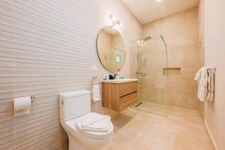 Conch Beach Villa NEW 7-Bed 6 Bath Pool 5-min to Beach by Bocobay - 2
