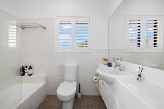 Manly Beach View Townhouse Haven - 7