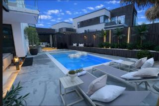 Villa with Pool in luxury and calm street - 7