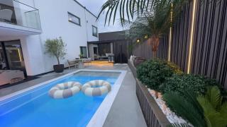 Villa with Pool in luxury and calm street - 8