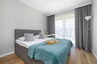 Przestronny Apartament z 2 sypialniami i Balkonem by Noclegi Renters - 9