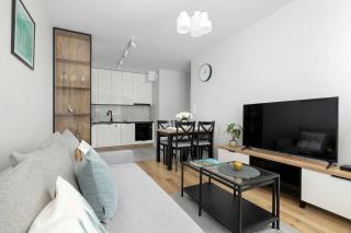 Przestronny Apartament z 2 sypialniami i Balkonem by Noclegi Renters - 3
