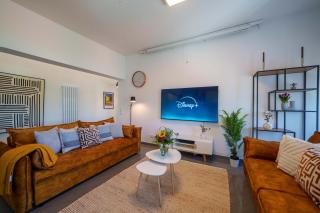 Yello Homes Suite - Dream Loft - Jacquzzi - bis zu 10 Gäste - 0