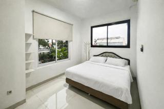 Twins Guesthouse near Universitas Budi Luhur Jakarta RedPartner - 7