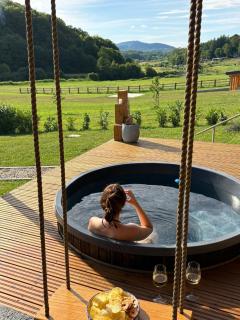 Dobra Vila I Riverside Cabin Retreat - 4