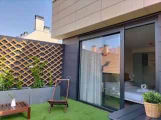 Far Home Suites - 4