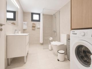 Spacious 2 Bdr Apartment near Universities - 3