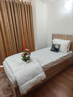 Luxury Suites Pari Chowk Expo Mart Jaypee Greens - 7