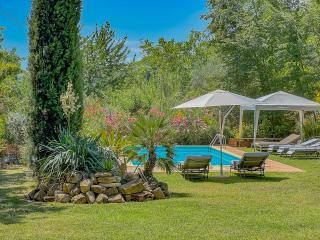 Villa in the Sibillini Mountains, Pool & Privacy by Host Hero - 3