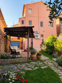 Charming Retreat in Morro dAlba Hilltop Serenity Awaits - 6