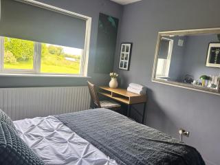 Follies Garden Room - 3