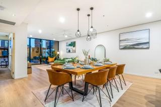Docklands 3BR Waterfront Terrace - Pool, Spa, Gym & Free Parking - 6