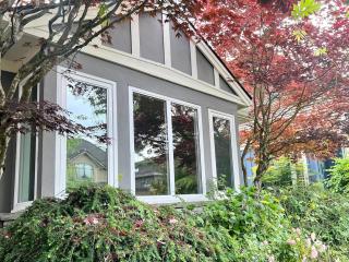 Charming Riverside Villa with Private Dock near UBC n Golf n Airport - 9