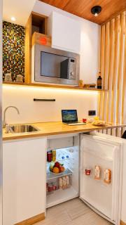 Far Home Suites - 9