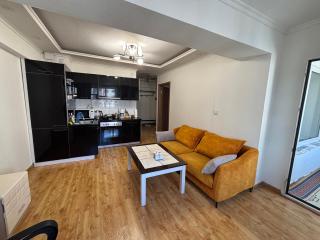 Modern Quiet Apartment Near City Center - 0