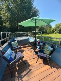 Delightful Converted Double Decker Bus with Hot Tub sleeps 4 - 4