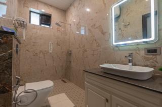 SaffronStays Tikrola Retreat, 2BR Stay with Mountain Views - 4