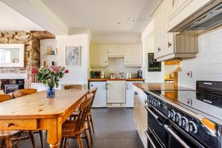 2a Coastguard Cottages - 1