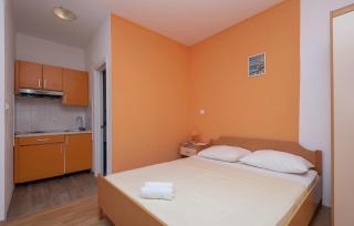 Beautiful Apartment In Makarska With Wifi - 4