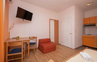 Beautiful Apartment In Makarska With Wifi - 1