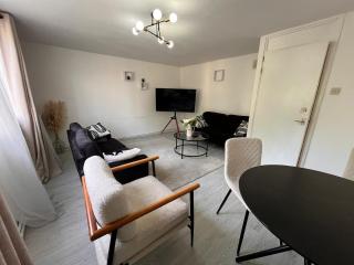 Spacious 3 bed available in Wood Green! - 4