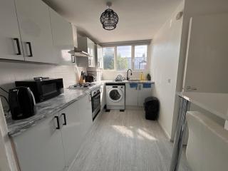Spacious 3 bed available in Wood Green! - 2