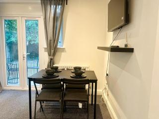 Cozy 2BR Flat - East Croydon - 8