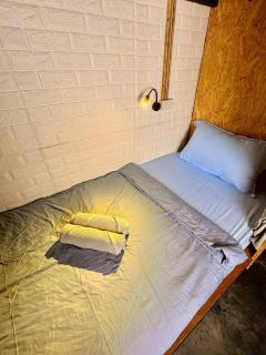 Crew Bangkok Hostel - Room B near MRT - 1