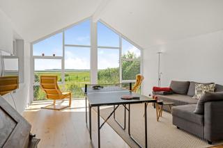Holiday Home With Beautiful Views, Wilderness Bath And Activity Room - 1