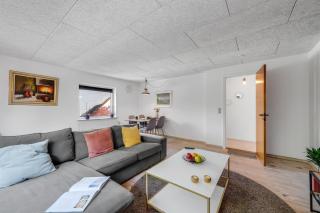 Charming Holiday Apartment On The 1St Floor In - 8