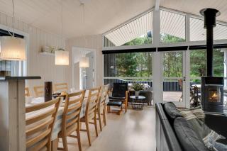 Modern Holiday Home With Large Enclosed Terrace - 3
