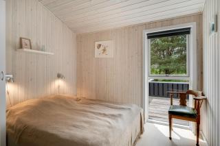 Modern Holiday Home With Large Enclosed Terrace In Quiet Surroundings - 2