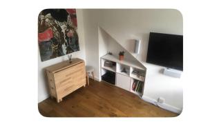 Bright 1BDR Flat Walk To Station - 4