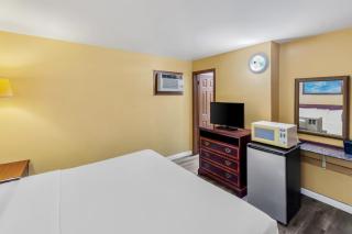 Rodeway Inn - 3