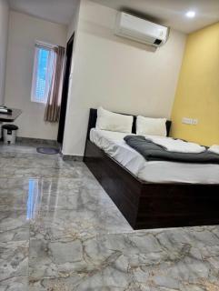 Cozy Couple Friendly Room, attached Bathroom - 3