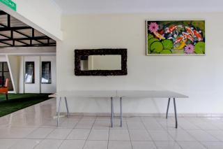Townhouse Oak Pancanaka Malioboro Hotel - 1